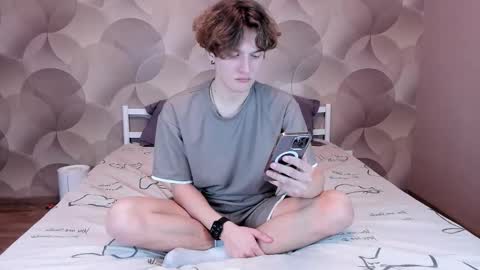 Ian Flor online show from March 20, 4:23 pm