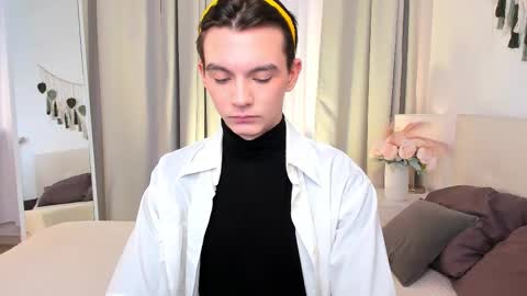 ian online show from March 16, 5:44 am