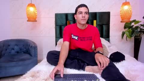 Snapshot of ian_jhonson_ chatting on January 13, 11:30 am Ian online show from January 13, 11:30 am