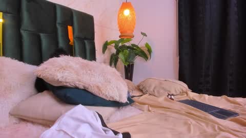 Snapshot of ian_jhonson_ chatting on January 31, 9:59 am Ian online show from January 31, 9:59 am