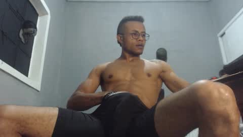 ian_tuner online show from December 5, 7:06 pm