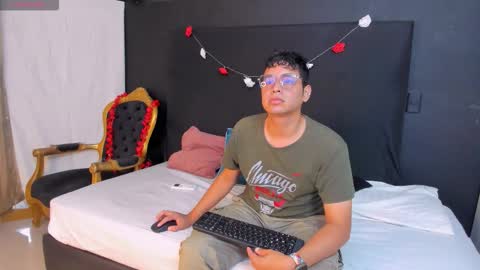 ian_yin online show from March 17, 4:06 am