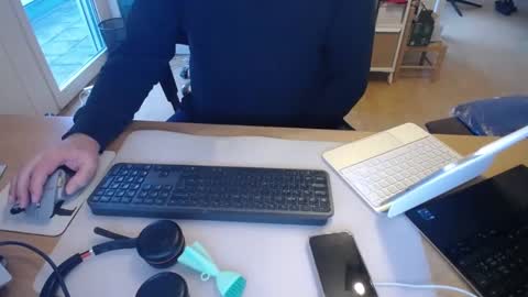 Snapshot of iandy12 chatting on December 13, 7:25 am iandy12 online show from December 13, 7:25 am