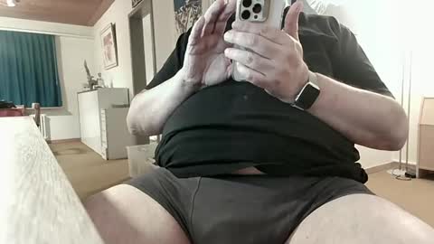 Snapshot of iandy12 chatting on March 8, 6:16 pm iandy12 online show from March 8, 6:16 pm