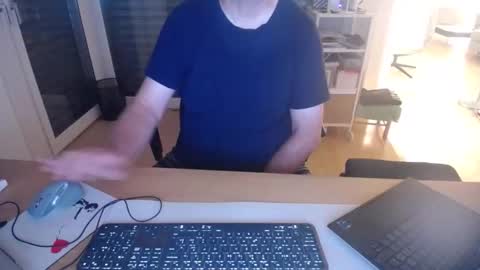 Snapshot of iandy12 chatting on September 11, 9:59 pm iandy12 online show from September 11, 9:59 pm