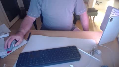 Snapshot of iandy12 chatting on September 15, 10:10 pm iandy12 online show from September 15, 10:10 pm