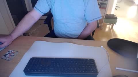 Snapshot of iandy12 chatting on October 5, 10:18 pm iandy12 online show from October 5, 10:18 pm