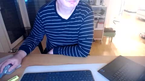 Snapshot of iandy12 chatting on November 4, 10:42 pm iandy12 online show from November 4, 10:42 pm