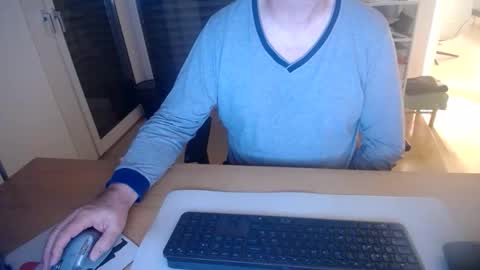 Snapshot of iandy12 chatting on November 23, 10:42 pm iandy12 online show from November 23, 10:42 pm