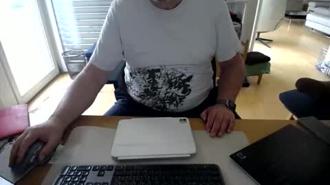 Snapshot of iandy12 chatting on February 5, 10:53 am iandy12 online show from February 5, 10:53 am