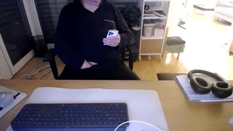 Snapshot of iandy12 chatting on March 8, 10:46 pm iandy12 online show from March 8, 10:46 pm