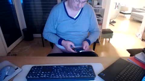 Snapshot of iandy12 chatting on March 12, 11:11 pm iandy12 online show from March 12, 11:11 pm