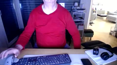 Snapshot of iandy12 chatting on April 5, 10:40 pm iandy12 online show from April 5, 10:40 pm