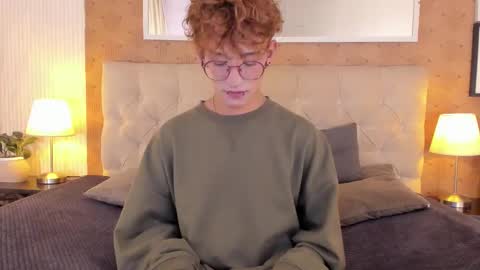 ian  online show from November 7, 3:06 am