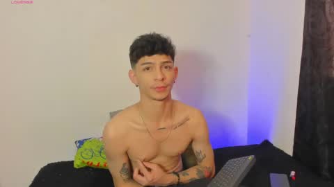 Snapshot of ianlark chatting on May 22, 3:06 pm Ian Lark online show from May 22, 3:06 pm