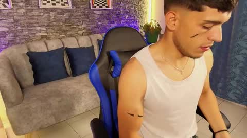 Snapshot of ianrice_ chatting on April 15, 11:17 am IAN RICE online show from April 15, 11:17 am