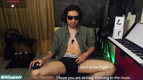 Snapshot of iasuarezv chatting on July 1, 3:19 am AntuanSV online show from July 1, 3:19 am