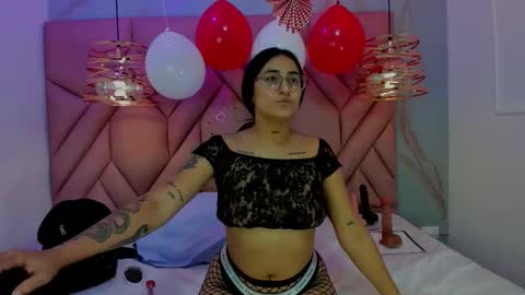 ibbie_ online show from February 12, 12:00 pm