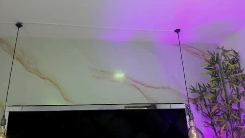 ibbie_ online show from April 28, 12:21 pm