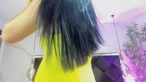 ibbie_ online show from April 29, 12:09 pm