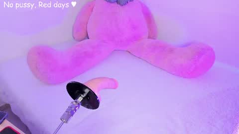 Snapshot of ibbiebennett_1 chatting on July 14, 3:33 am Ibbie Bennett online show from July 14, 3:33 am