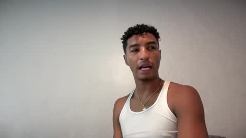 Snapshot of ibeentrouble chatting on May 12, 8:17 pm LimitlessLondo online show from May 12, 8:17 pm