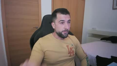 Snapshot of iberian_macho chatting on November 2, 3:14 pm iberian_macho online show from November 2, 3:14 pm