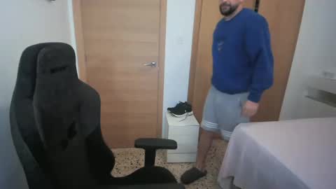 Snapshot of iberian_macho chatting on November 15, 9:06 am iberian_macho online show from November 15, 9:06 am