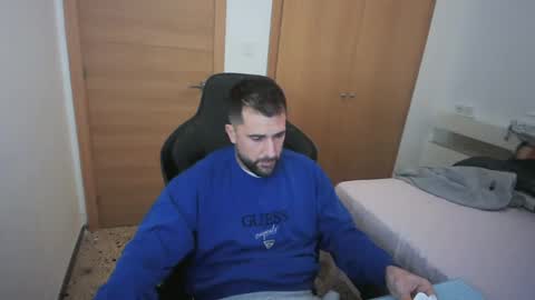 Snapshot of iberian_macho chatting on November 18, 8:41 am iberian_macho online show from November 18, 8:41 am