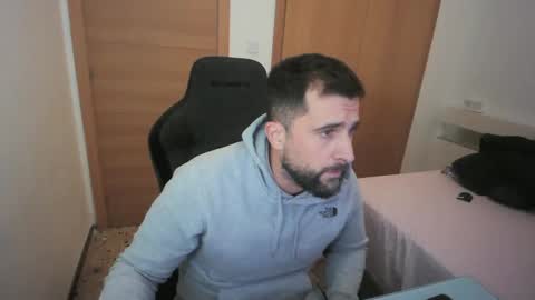Snapshot of iberian_macho chatting on November 26, 2:34 am iberian_macho online show from November 26, 2:34 am