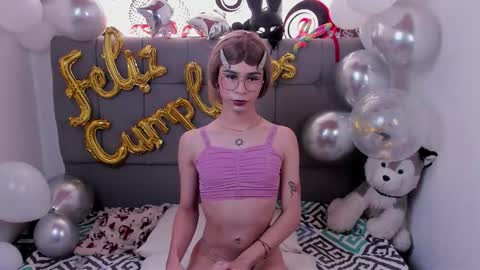 Snapshot of ibiza_cami chatting on October 2, 9:00 pm Camila online show from October 2, 9:00 pm