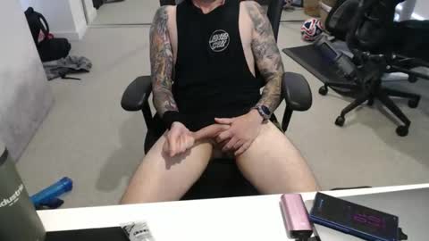 Snapshot of ic987 chatting on April 4, 2:10 am ic987 online show from April 4, 2:10 am