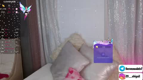 Snapshot of ice_y_abigail chatting on December 5, 12:33 pm ice_y_abigail online show from December 5, 12:33 pm