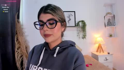 ice_y_abigail online show from November 12, 12:05 pm