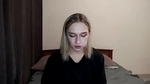 Jade online show from November 12, 1:55 pm