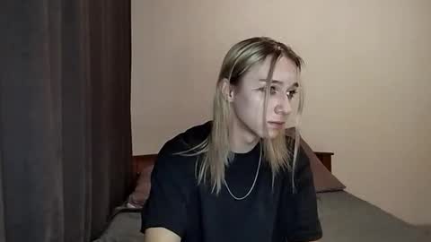 Jade online show from November 18, 1:04 pm