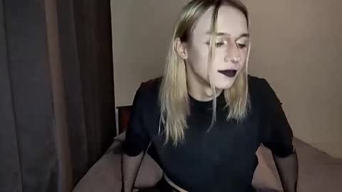 Jade online show from December 5, 3:52 pm