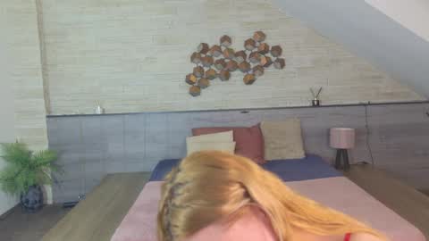 Snapshot of icebluebabe chatting on May 6, 7:52 pm Ice Blue online show from May 6, 7:52 pm