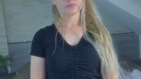 Snapshot of icebluebabe chatting on June 11, 2:53 am Ice Blue online show from June 11, 2:53 am