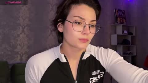 Snapshot of iceeheart chatting on May 9, 2:22 pm Ksenia online show from May 9, 2:22 pm