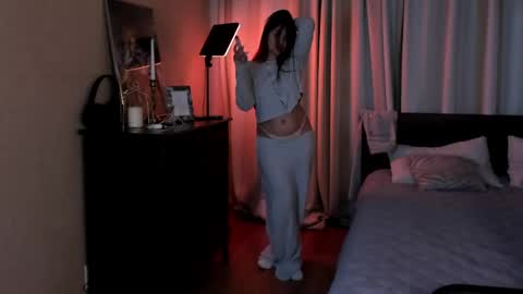 Snapshot of iceicebabe_ chatting on May 12, 1:36 am Aiza online show from May 12, 1:36 am