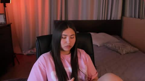 Snapshot of iceicebabe_ chatting on June 1, 1:51 am Aiza online show from June 1, 1:51 am