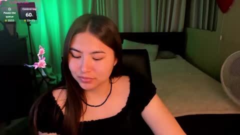 Snapshot of iceicebabe_ chatting on June 19, 1:21 am Aiza online show from June 19, 1:21 am