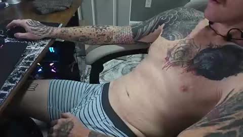 icemanno24 online show from July 10, 1:47 pm