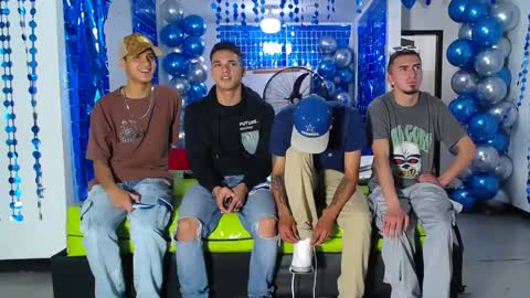 Snapshot of icevermilk chatting on January 18, 5:15 pm THOMAS AND DAMIAND online show from January 18, 5:15 pm