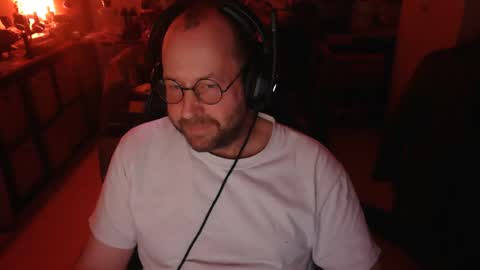 icum4ladies2021 online show from November 30, 8:24 pm