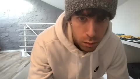 Snapshot of icyninesix chatting on December 17, 12:22 pm icyninesix online show from December 17, 12:22 pm