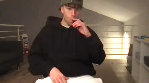 Snapshot of icyninesix chatting on December 19, 9:49 pm icyninesix online show from December 19, 9:49 pm