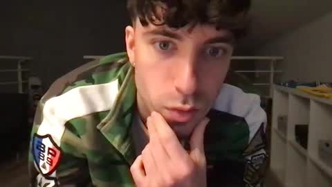 Snapshot of icyninesix chatting on December 30, 10:12 pm icyninesix online show from December 30, 10:12 pm