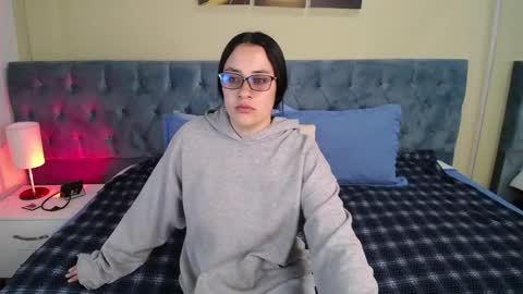 Icy online show from December 15, 11:34 am